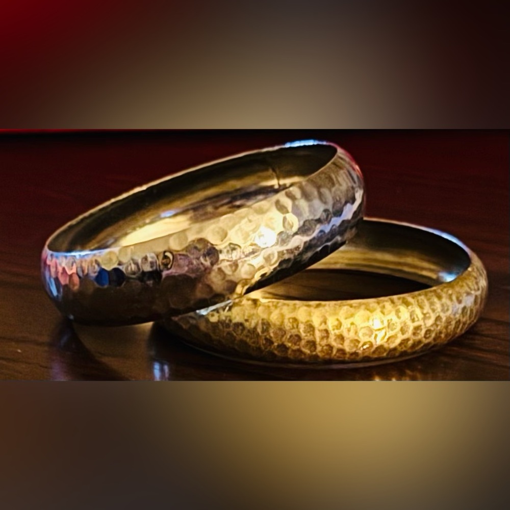 Set of 2 hammered gold & silver bangles Boho Y2K academia 80s costume jewelry